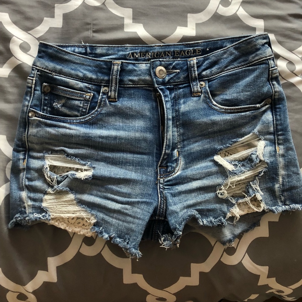 American Eagle light distressed shorts